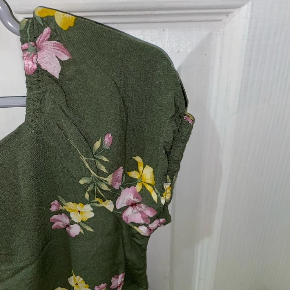 Old Navy Girls Floral Romper Green Smocked Back Size S 6/7